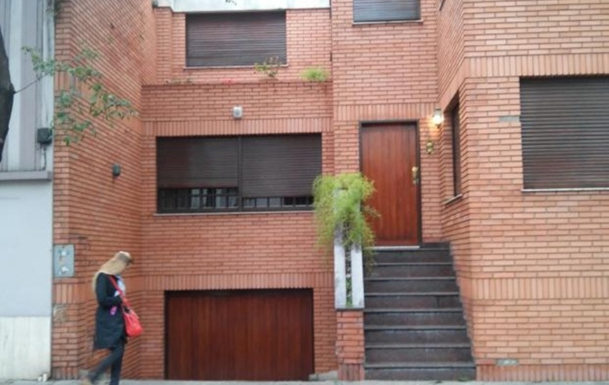 Imagen de Tres ladrones asaltan a familia en barrio Martin y se llevan dinero, joyas y un arma de fuego