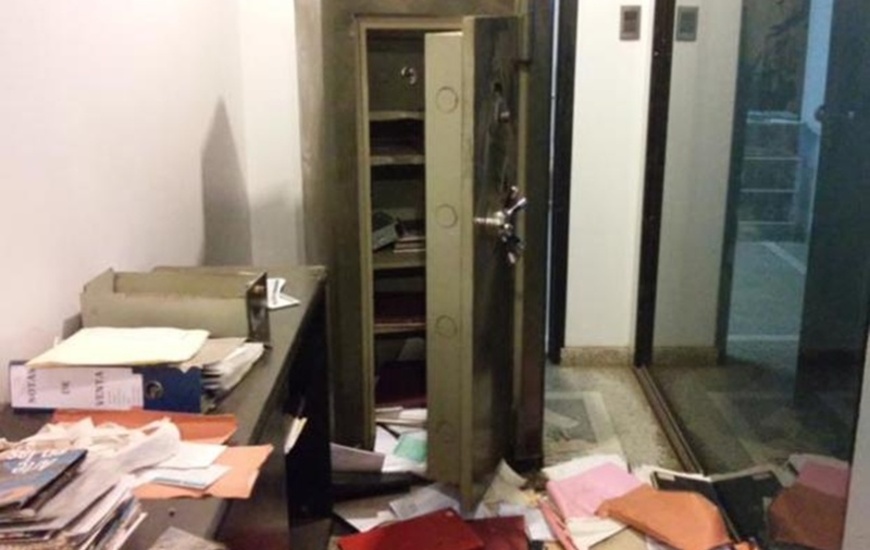 Imagen de Banda de delincuentes eludi&oacute; sensores de alarma y con una amoladora rompi&oacute; una caja fuerte