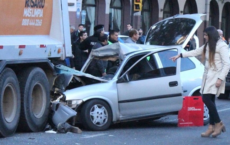 La imagen del impactante choque mortal. Foto: Alan Monzón/Rosario3.com