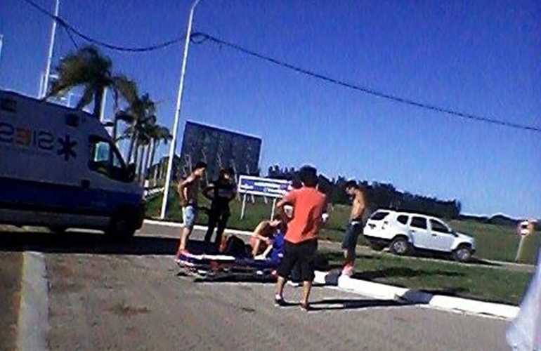 "Todos los días chocan acá cuando vienen a picar", comentó una persona de la zona donde se registró el accidente. "Todos los días chocan acá cuando vienen a picar", comentó una persona de la zona donde se registró el accidente.