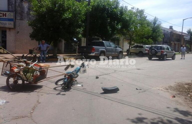 Imagen de Accidente entre un auto y una moto