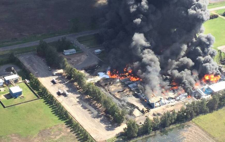 Imagen de Bomberos de Arroyo Seco colabor&oacute; tras el incendio de aceitera