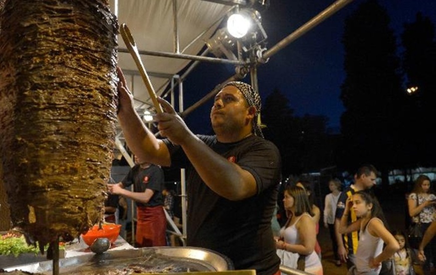 Las delicias culinarias brillaron en Colectividades. Foto: Alfredo Celoria / La Capital