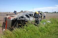 Imagen de Volcó una camioneta conducida por un joven de Fighiera