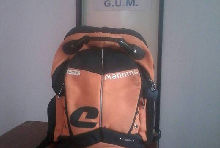 Imagen de Encontraron esta mochila y buscan al dueño