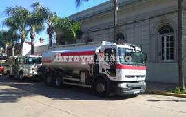 Imagen de Bomberos presentó oficialmente el camión cisterna