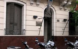 Imagen de Dos motociclistas roban bolso con casi $200 mil