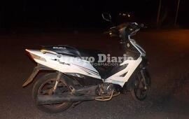 Esta es la moto en la que circubalan los jóvenes que se accidentaron.