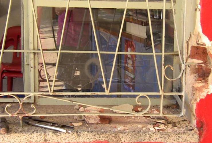 Los delincuentes ingresaron por la ventana. Foto: Notilagos.