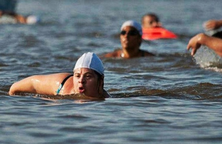 Los Tiburones, creados y liderados por Patricio Huerga, integran en sus prácticas regulares a personas con y sin discapacidades. Los Tiburones, creados y liderados por Patricio Huerga, integran en sus prácticas regulares a personas con y sin discapacidades.