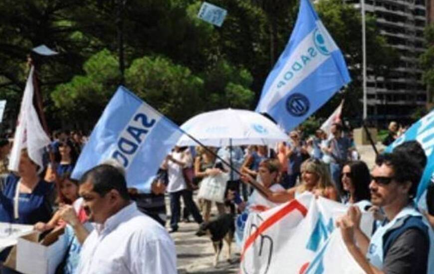 Los maestros de escuelas privadas van al paro la semana próxima. Foto: Facebook/Sadop Rosario