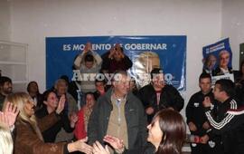 Esper de festejo en la unidad básica luego de conocer los resultados de las elecciones que lo coronaron intendente electo en junio de este año. Foto: Arhivo AD