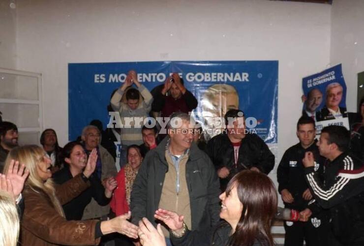 Esper de festejo en la unidad básica luego de conocer los resultados de las elecciones que lo coronaron intendente electo en junio de este año. Foto: Arhivo AD