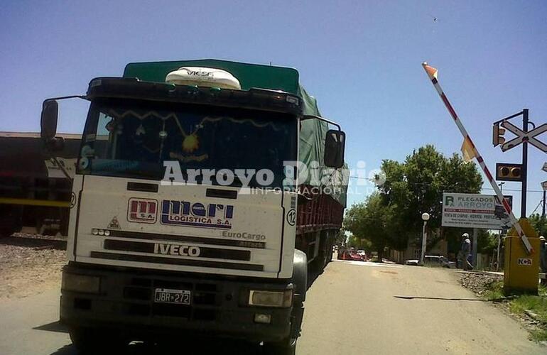 Imagen de Arroyo Seco: Tren chocó a un camión