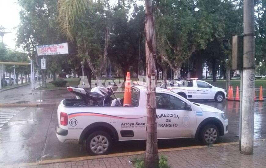 Imagen de Tres motos al corral&oacute;n