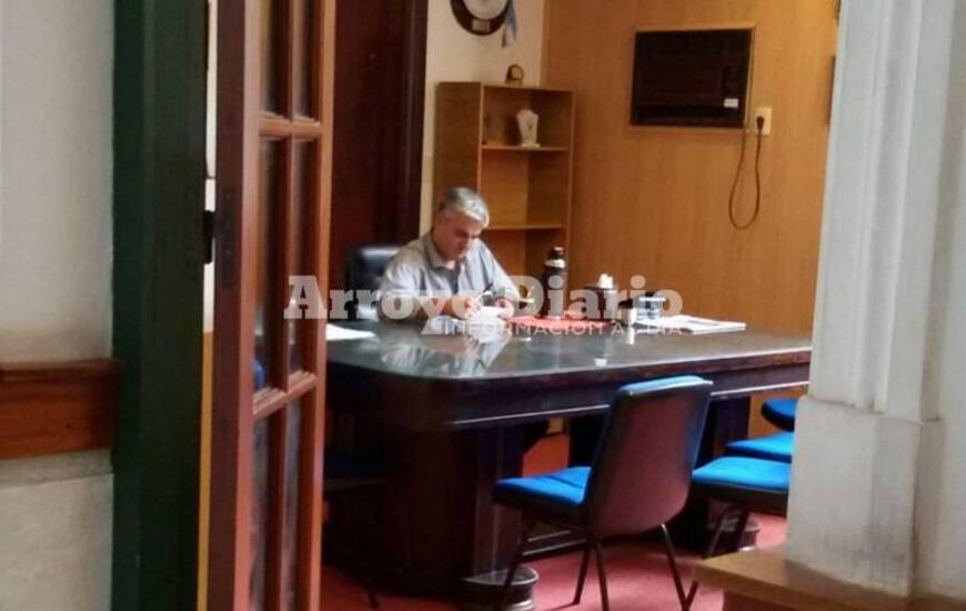 Imagen de Sorpresa en la muni: despacho a puertas abiertas