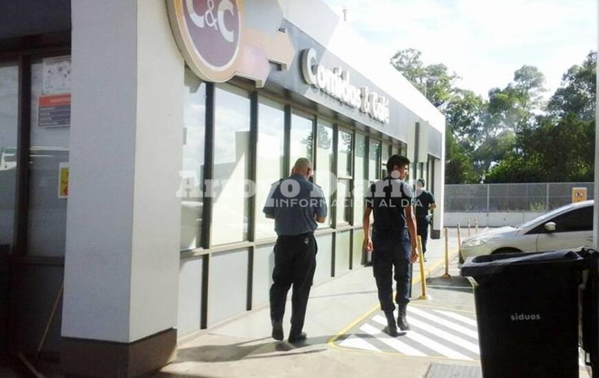 Personal policial llegaba al lugar tras el suceso.