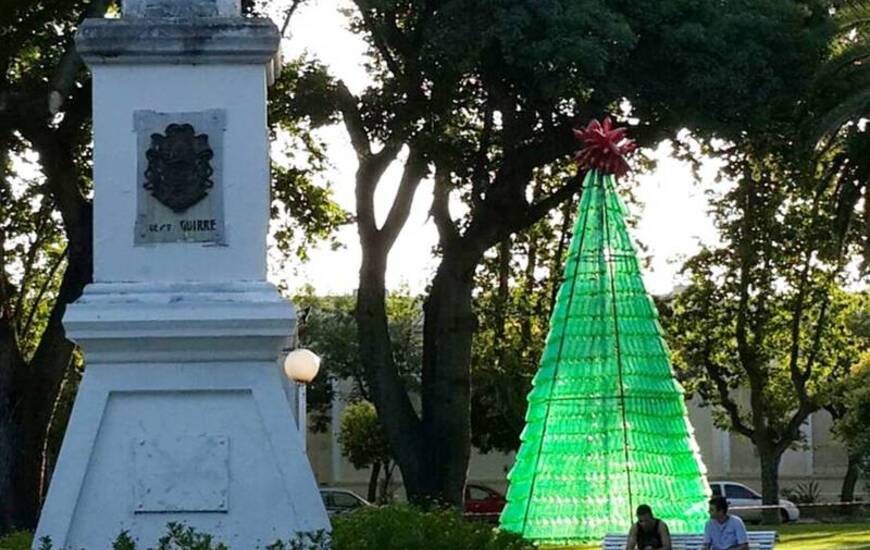 Imagen de Se termin&oacute; de armar el &aacute;rbol navide&ntilde;o