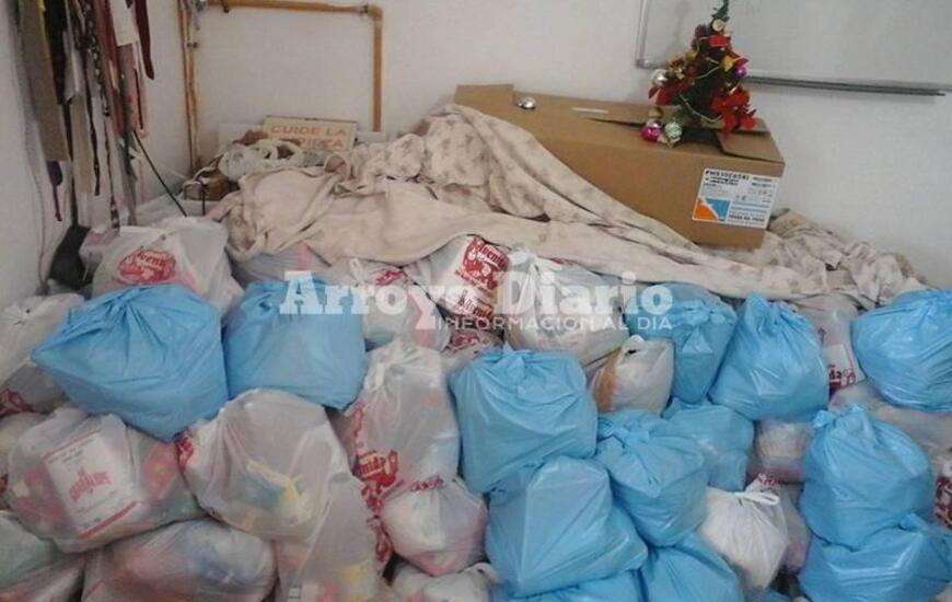 Los bolsones se lograron armar gracias al aporte de la comunidad
