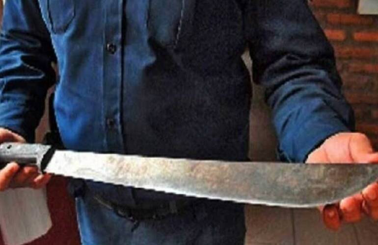 Imagen de El loco del machete: en plena cena navideña atacó a toda su familia