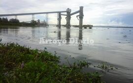 Vista al río desde el puerto de Arroyo Seco.
