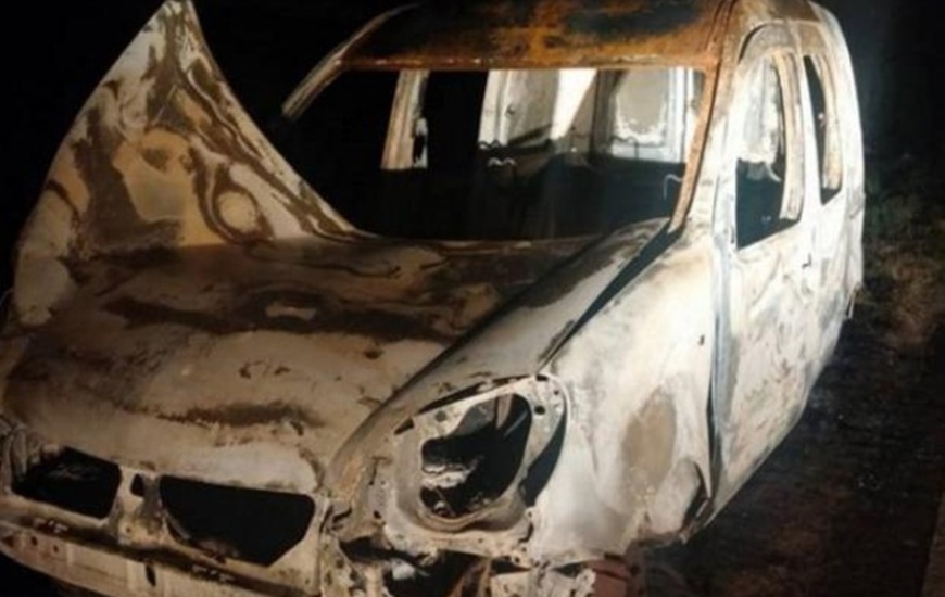 La camioneta hallada esta madrugada entre Florencio Varela y La Plata.