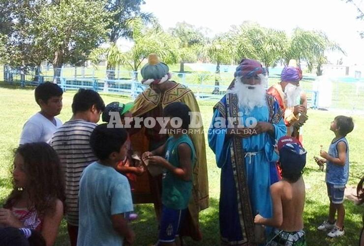 Imagen de Los Reyes Magos visitaron la colonia