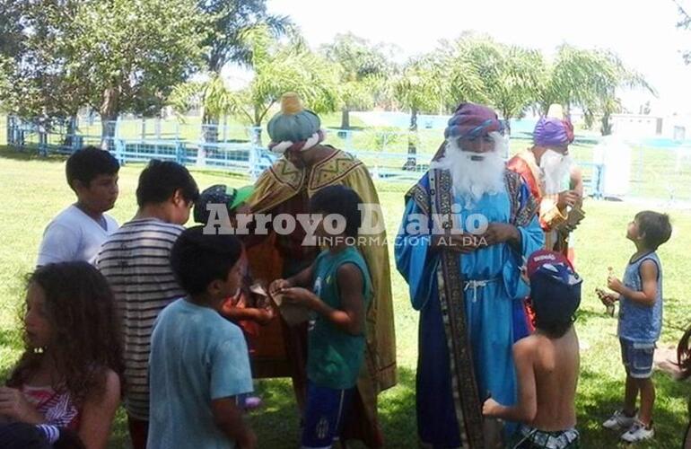 Imagen de Los Reyes Magos visitaron la colonia