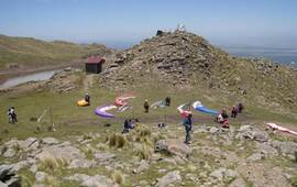 Imagen de Tragedia en Merlo: murió una turista y un instructor al caer el parapente