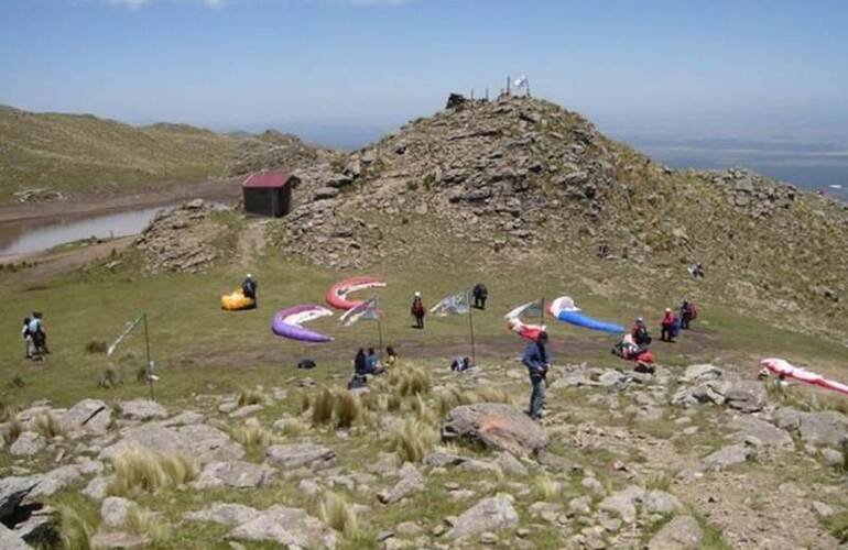 Imagen de Tragedia en Merlo: murió una turista y un instructor al caer el parapente