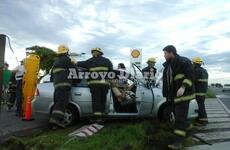 Bomberos Volutantarios de Arroyo Seco colaboró tras el siniestro.