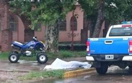 El chico de 15 años circulaba por en medio de la tormenta. Foto: SL24.com.ar