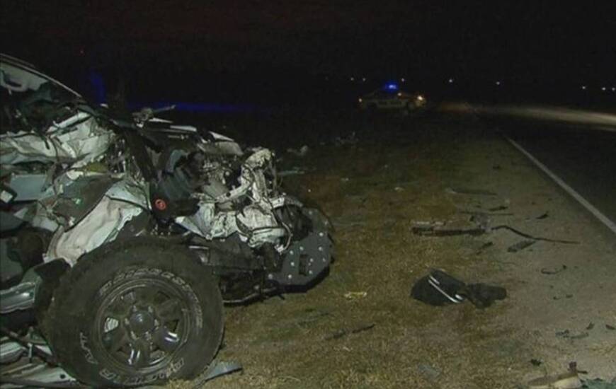 Así quedó la camioneta en la que viajaba la familia de Lanús. Foto: Captura de pantalla TN