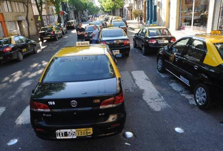 El violento asalto al taxista ocurrió a las 2.30, cerca del Centro Universitario de Rosario. Foto de archivo: La Capital