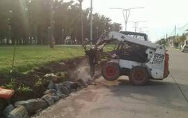 Avanzan los trabajos sobre la calle principal del pueblo. Foto: Notilagos.