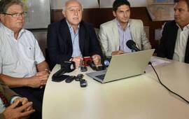 El gobernador de Santa Fe, Miguel Lifschitz, sali&oacute; con los tapones de punta contra la nota que Canal 13 le hizo a Monchi Cantero. Foto:C.Mutti