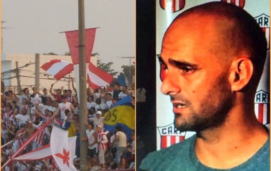 Foto: Hinchada Riberas y el DT Marcelo Castelarín