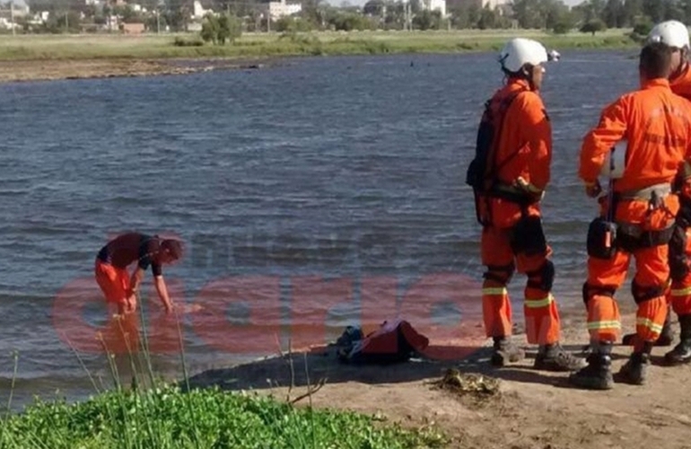 Imagen de Un hombre murió y su hermano permanece desaparecido tras caer al río Dulce