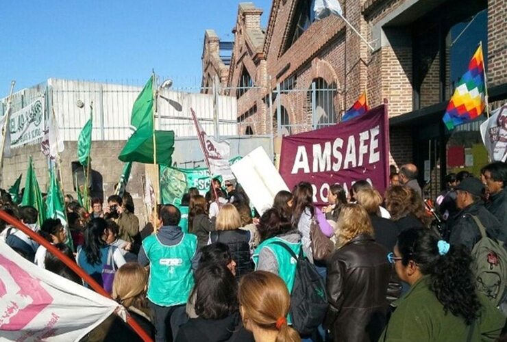 Imagen de Amsafé considera "insuficiente" el 25% lanzado por Bullrich