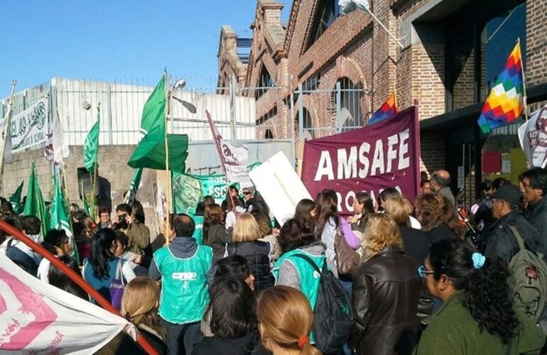 Imagen de Amsafé considera "insuficiente" el 25% lanzado por Bullrich