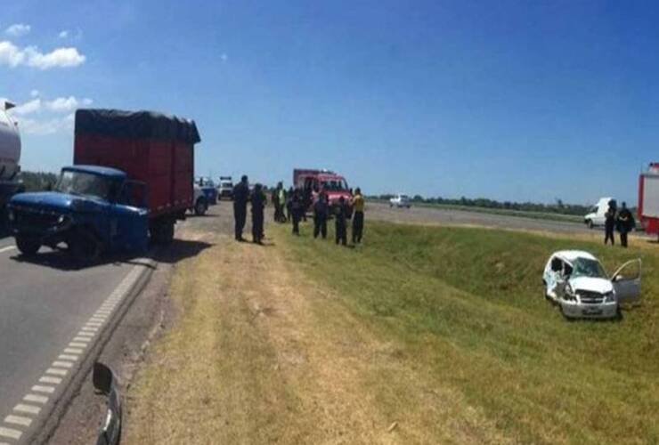 Dos personas resultaron heridas como consecuencias de un siniestro ocurrido esta tarde en la autopista Rosario- Buenos Aires.