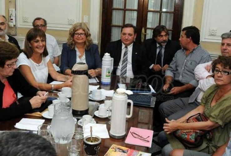 La ministra de Educación, Claudia Balagué, y su par de Trabajo, Julio Genesini, recibirán hoy en Santa Fe a Amsafé, Sadop, UDA y Amet.