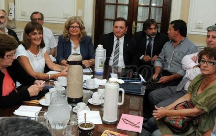 La ministra de Educación, Claudia Balagué, y su par de Trabajo, Julio Genesini, recibirán hoy en Santa Fe a Amsafé, Sadop, UDA y Amet.