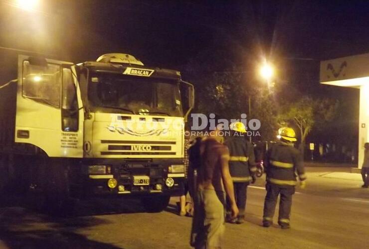 El hecho sucedió frente a la estación de servicios ubicada en la esquina de Intendente Costantini y Lisandro de la Torre