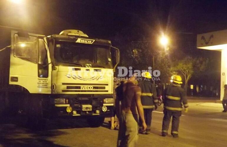 El hecho sucedió frente a la estación de servicios ubicada en la esquina de Intendente Costantini y Lisandro de la Torre