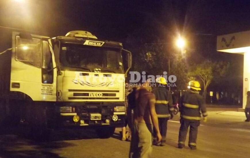 El hecho sucedió frente a la estación de servicios ubicada en la esquina de Intendente Costantini y Lisandro de la Torre