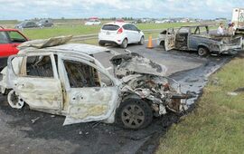 As&iacute; quedaron los veh&iacute;culos tras el accidente en la autopista a C&oacute;rdoba. Foto: Alan Monz&oacute;n/Rosario3.com