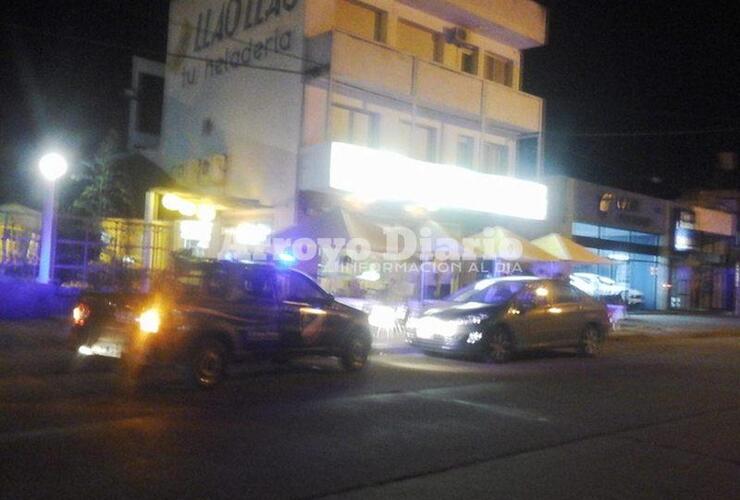 El incidente se dio frente a una conocida heladería.