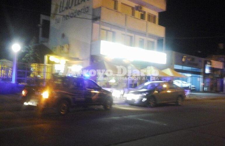 El incidente se dio frente a una conocida heladería.