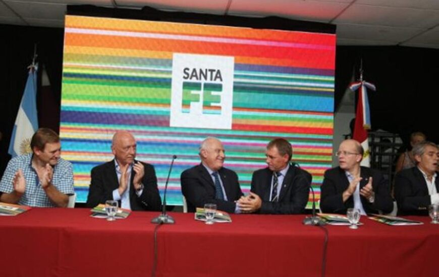 Los ejes del plan son aumentar la competitividad, mejorar la infraestructura industrial, fortalecer a las pymes y modernizar el Estado.